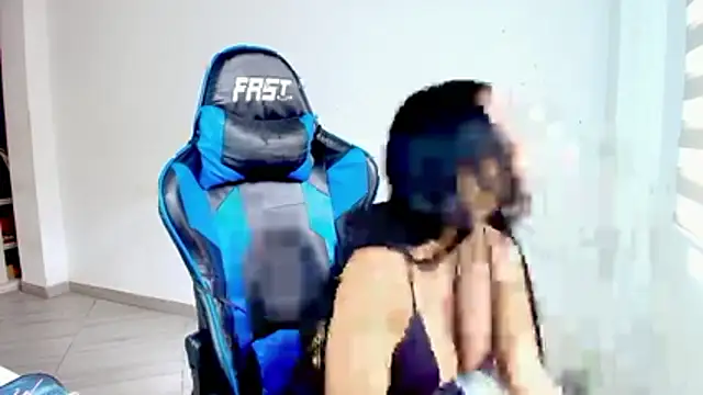 sophiax-x online show from March 11, 2026, 3:07 pm