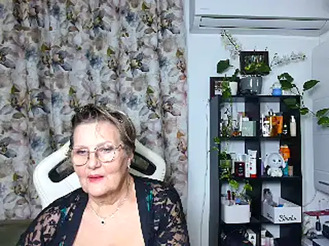 Selenna57 online show from December 18, 2024, 2:10 am