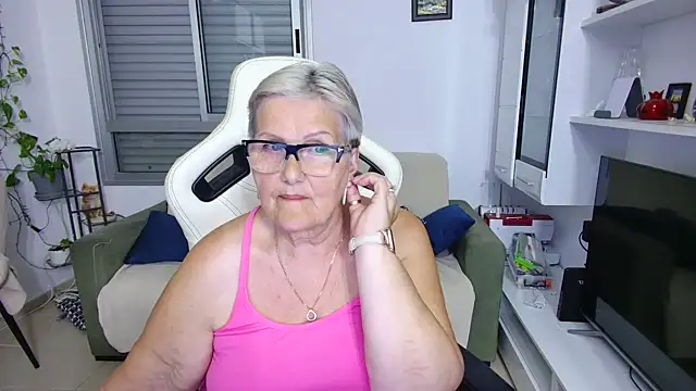Snapshot of Selenna57 chatting on May 12, 2026, 5:54 pm Selenna57 online show from May 12, 2026, 5:54 pm