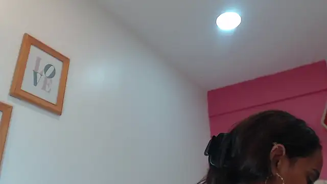 Snapshot of Amber_Moore chatting on September 8, 2025, 3:55 pm Amber Moore online show from September 8, 2025, 3:55 pm