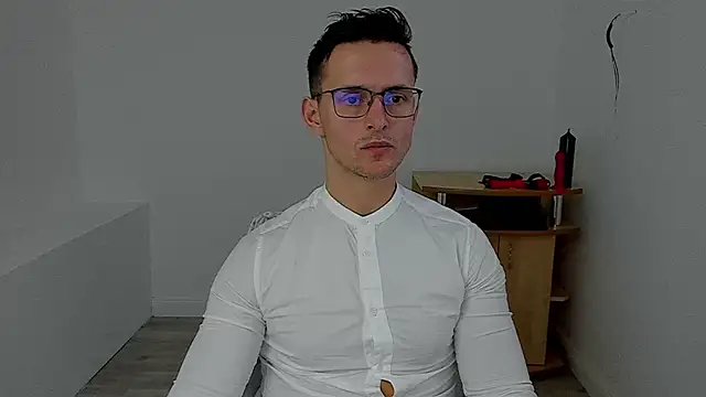 Snapshot of sexxymuscles4u chatting on December 2, 2024, 12:29 pm sexxymuscles4u online show from December 2, 2024, 12:29 pm