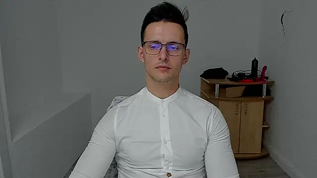 Snapshot of sexxymuscles4u chatting on December 5, 2024, 2:55 pm sexxymuscles4u online show from December 5, 2024, 2:55 pm