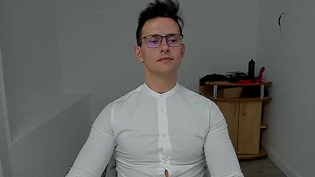 Snapshot of sexxymuscles4u chatting on December 7, 2024, 12:02 pm sexxymuscles4u online show from December 7, 2024, 12:02 pm