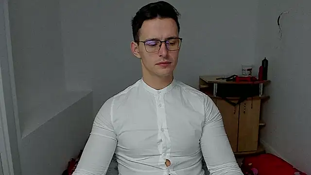 Snapshot of sexxymuscles4u chatting on January 9, 2025, 7:10 am sexxymuscles4u online show from January 9, 2025, 7:10 am