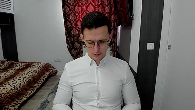 Snapshot of sexxymuscles4u chatting on February 21, 2025, 8:40 am sexxymuscles4u online show from February 21, 2025, 8:40 am