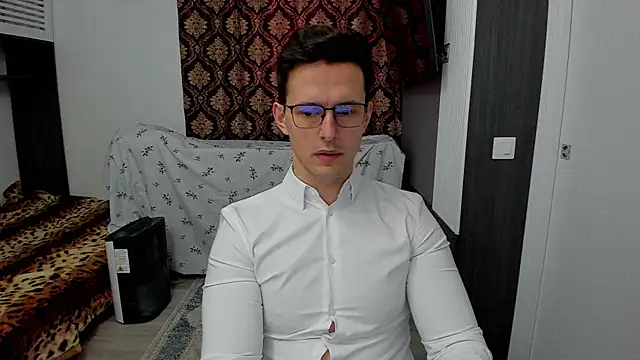 Snapshot of sexxymuscles4u chatting on March 11, 2025, 10:07 am sexxymuscles4u online show from March 11, 2025, 10:07 am