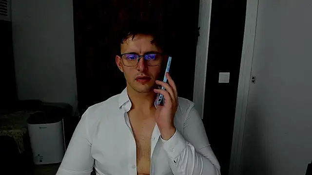 Snapshot of sexxymuscles4u chatting on November 14, 2025, 12:04 pm sexxymuscles4u online show from November 14, 2025, 12:04 pm