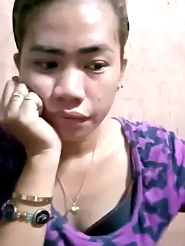 Snapshot of Cutie_body11 chatting on December 30, 2024, 12:43 am Cutie body11 online show from December 30, 2024, 12:43 am