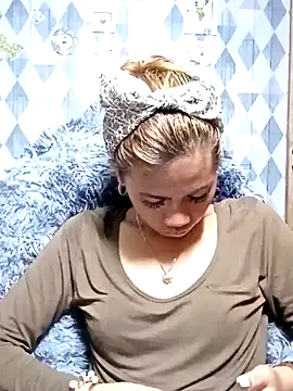 Snapshot of Cutie_body11 chatting on January 13, 2025, 12:09 am Cutie body11 online show from January 13, 2025, 12:09 am