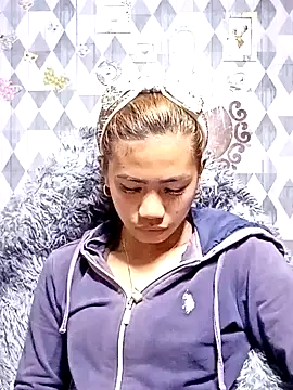 Snapshot of Cutie_body11 chatting on January 14, 2025, 1:04 am Cutie body11 online show from January 14, 2025, 1:04 am
