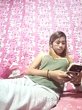 Snapshot of Cutie_body11 chatting on February 4, 2025, 6:14 am Cutie body11 online show from February 4, 2025, 6:14 am