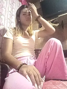 Snapshot of Cutie_body11 chatting on February 8, 2025, 10:08 pm Cutie body11 online show from February 8, 2025, 10:08 pm