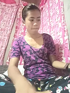 Snapshot of Cutie_body11 chatting on February 19, 2025, 6:22 am Cutie body11 online show from February 19, 2025, 6:22 am