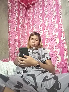 Snapshot of Cutie_body11 chatting on February 21, 2025, 6:29 am Cutie body11 online show from February 21, 2025, 6:29 am