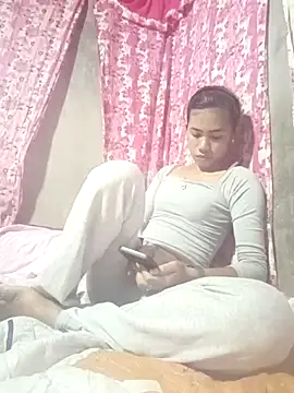 Snapshot of Cutie_body11 chatting on February 25, 2025, 1:30 am Cutie body11 online show from February 25, 2025, 1:30 am