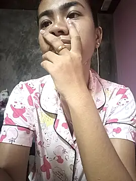 Snapshot of Cutie_body11 chatting on October 11, 2025, 1:05 am Cutie body11 online show from October 11, 2025, 1:05 am