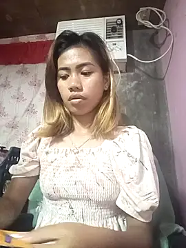 Snapshot of Cutie_body11 chatting on October 19, 2025, 7:42 am Cutie body11 online show from October 19, 2025, 7:42 am