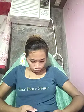 Snapshot of Cutie_body11 chatting on October 22, 2025, 1:17 am Cutie body11 online show from October 22, 2025, 1:17 am