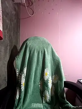 Snapshot of Cutie_body11 chatting on October 31, 2025, 1:28 am Cutie body11 online show from October 31, 2025, 1:28 am