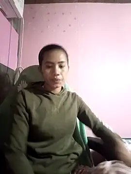 Snapshot of Cutie_body11 chatting on November 7, 2025, 12:21 am Cutie body11 online show from November 7, 2025, 12:21 am