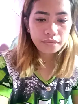 Snapshot of Cutie_body11 chatting on November 16, 2025, 12:05 am Cutie body11 online show from November 16, 2025, 12:05 am