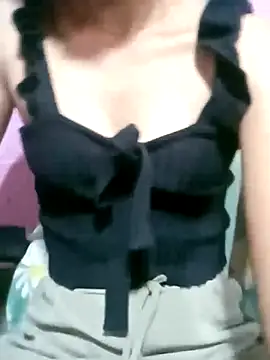 Snapshot of Cutie_body11 chatting on December 1, 2025, 3:00 am Cutie body11 online show from December 1, 2025, 3:00 am