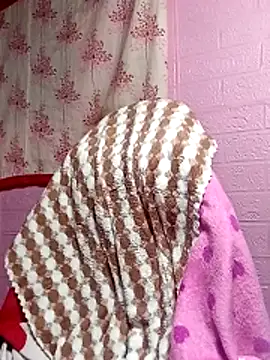 Cutie body11 online show from April 17, 2026, 1:19 am