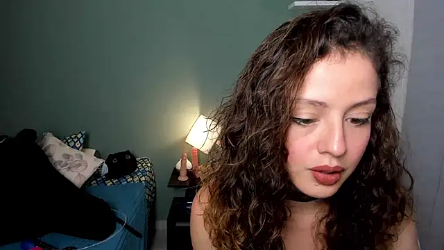 Snapshot of Cassandra_Caiin chatting on December 13, 2024, 9:09 pm Cassandra Caiin online show from December 13, 2024, 9:09 pm