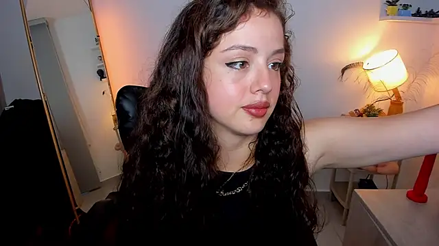 Snapshot of Cassandra_Caiin chatting on October 19, 2025, 10:54 pm Cassandra Caiin online show from October 19, 2025, 10:54 pm