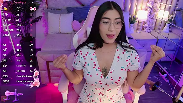 Snapshot of shanon- chatting on October 3, 2025, 12:07 am shanon- online show from October 3, 2025, 12:07 am