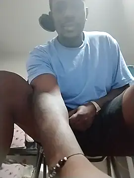 Makeyoucumallover online show from November 10, 2025, 3:27 am