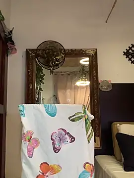 Estefani 32 online show from February 20, 2026, 3:34 pm