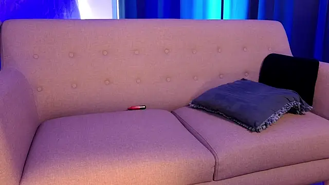 Liam V online show from November 4, 2025, 12:37 pm