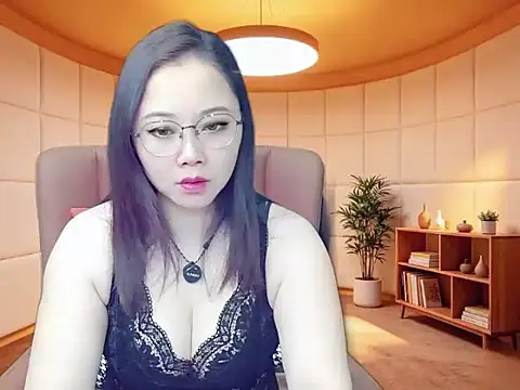 Giuliam online show from April 18, 2026, 3:10 am