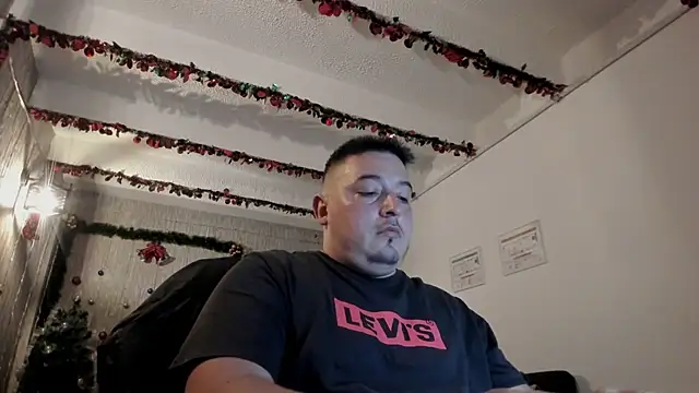 Snapshot of antonycruz chatting on December 24, 2024, 5:44 pm antonycruz online show from December 24, 2024, 5:44 pm