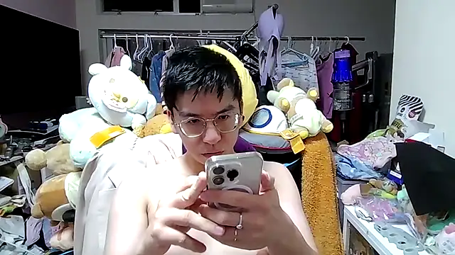 Snapshot of charlie_xdd chatting on February 22, 2026, 3:32 pm charlie xdd online show from February 22, 2026, 3:32 pm