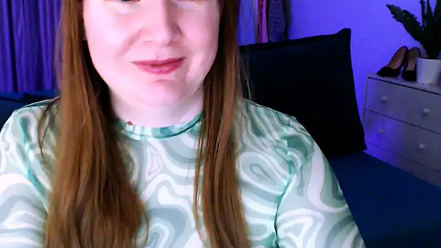 Snapshot of GoddessLara chatting on December 23, 2024, 12:25 am GoddessLara online show from December 23, 2024, 12:25 am