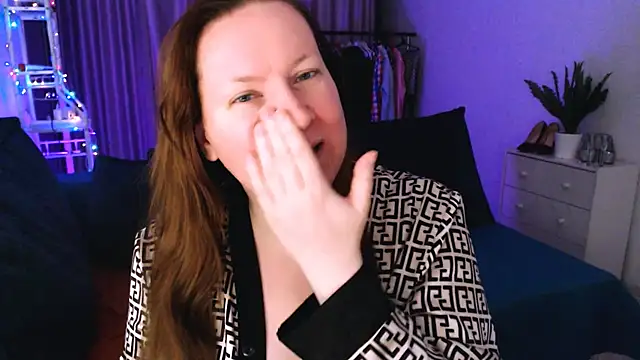 Snapshot of GoddessLara chatting on February 1, 2025, 2:05 am GoddessLara online show from February 1, 2025, 2:05 am