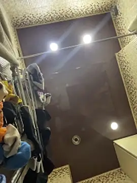 Lisaaan online show from February 25, 2026, 6:28 pm