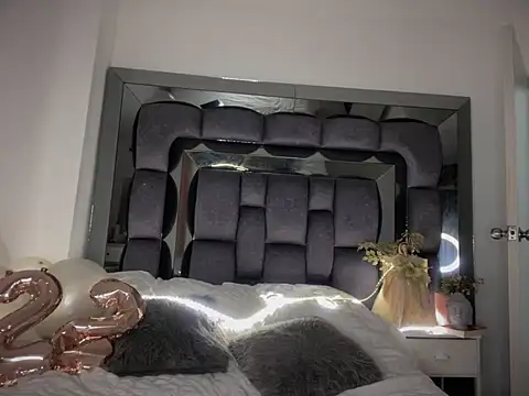 DulceLenns online show from January 30, 2025, 6:32 pm