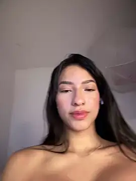 DulceLenns online show from March 12, 2025, 9:56 pm