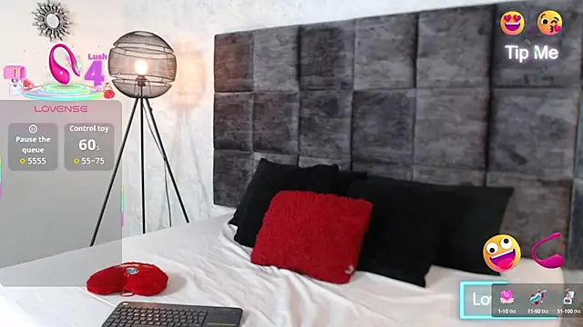 SusanRodriguez  online show from October 7, 2025, 9:45 pm