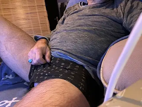 Snapshot of translove chatting on October 3, 2025, 1:02 am translove online show from October 3, 2025, 1:02 am