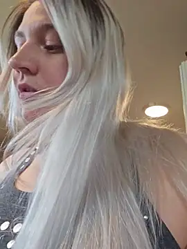 ScarletCallings420 online show from June 25, 2026, 3:39 am
