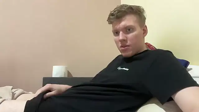 Snapshot of sexybooii6968 chatting on February 20, 2026, 2:39 pm sexybooii6968 online show from February 20, 2026, 2:39 pm