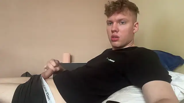sexybooii6968 online show from June 4, 2026, 9:59 am