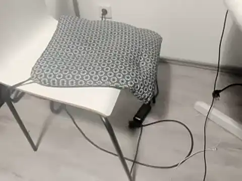 Snapshot of drm4ple3 chatting on November 3, 2025, 3:30 am drm4ple3 online show from November 3, 2025, 3:30 am