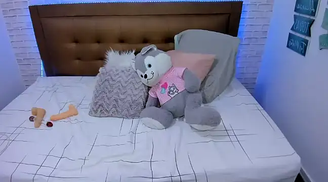 olivia love  online show from December 10, 2024, 12:28 am