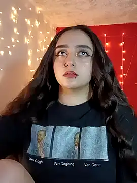 Snapshot of IvonneT chatting on December 2, 2024, 10:56 pm IvonneT online show from December 2, 2024, 10:56 pm