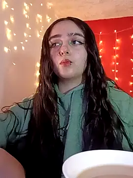 Snapshot of IvonneT chatting on January 10, 2025, 4:12 am IvonneT online show from January 10, 2025, 4:12 am